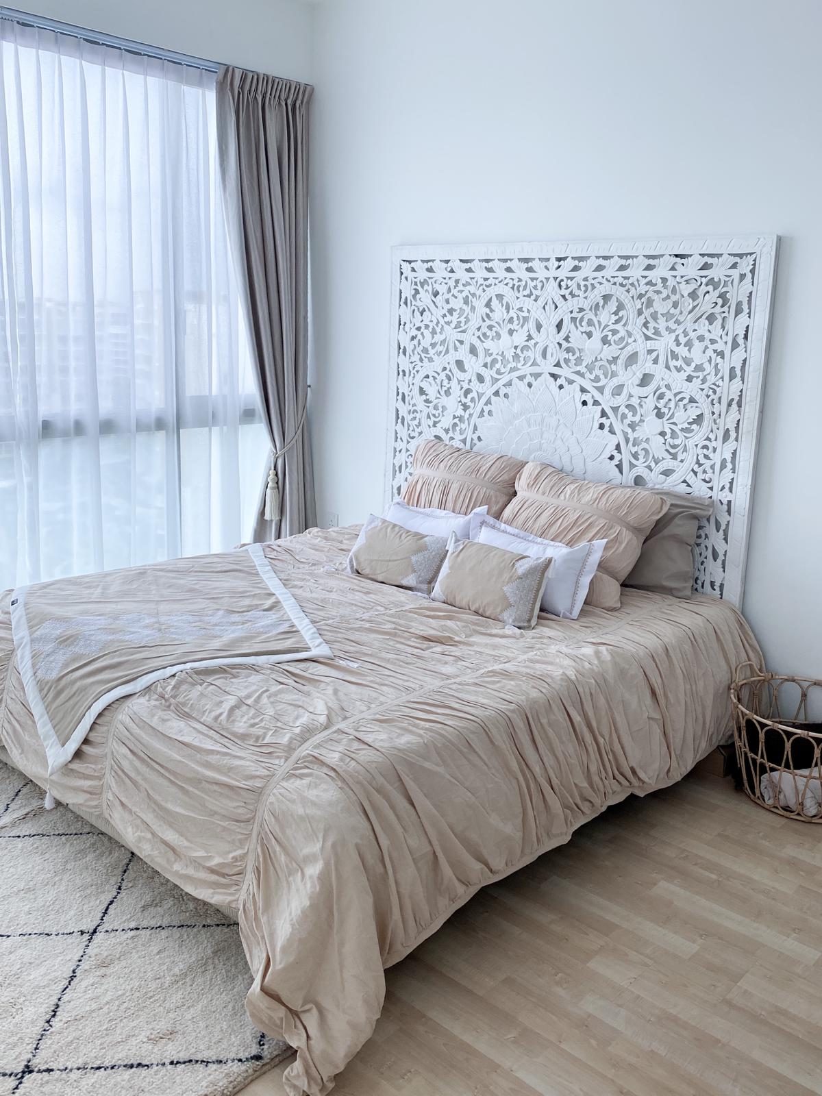 Carved Full Bed Headboard "Raflessia" - White - USA
