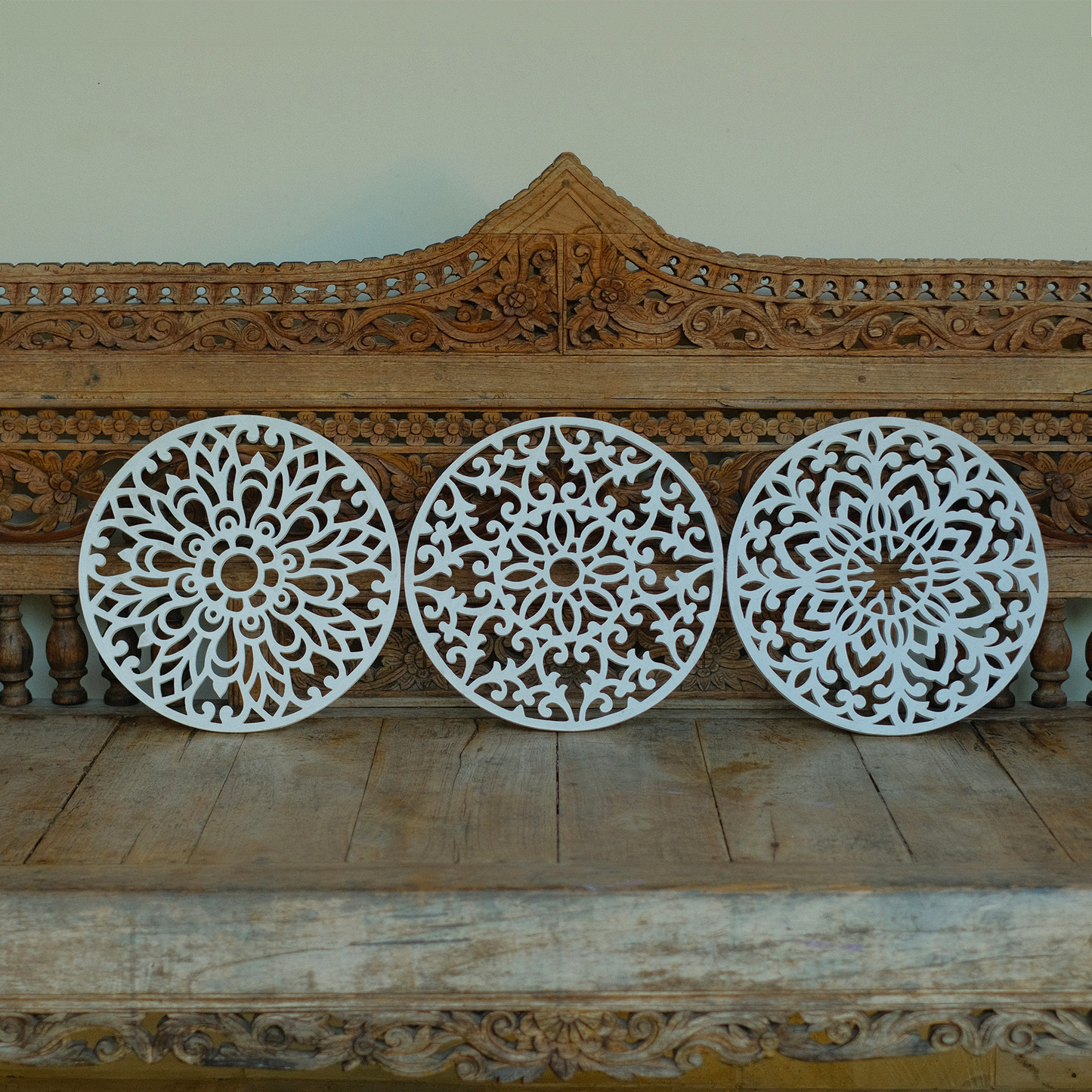 Decorative Round "Mandala Set of 3" - White